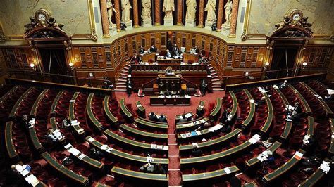 F­r­a­n­s­a­ ­P­a­r­l­a­m­e­n­t­o­s­u­ ­ç­a­l­ı­ş­m­a­ ­y­a­s­a­ ­t­a­s­a­r­ı­s­ı­n­ı­ ­o­n­a­y­l­a­d­ı­